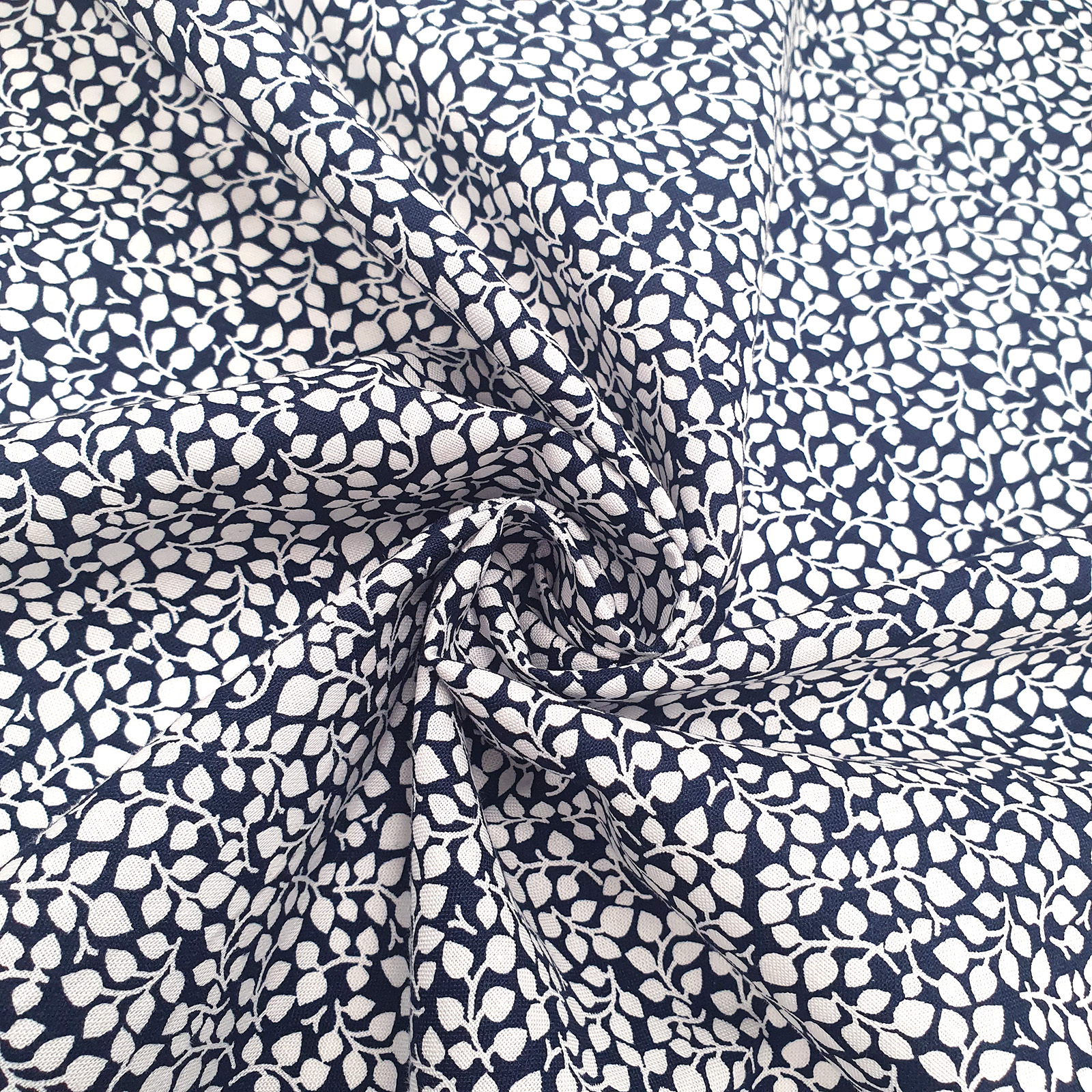 Tessuto di cotone Ramo di foglie – Marina-Bianco